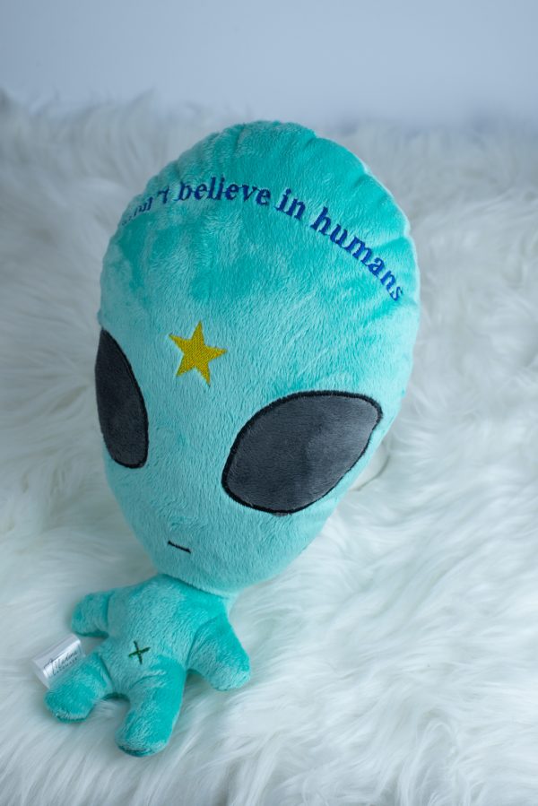 Pluszowy kosmita "i don't believe in humans"