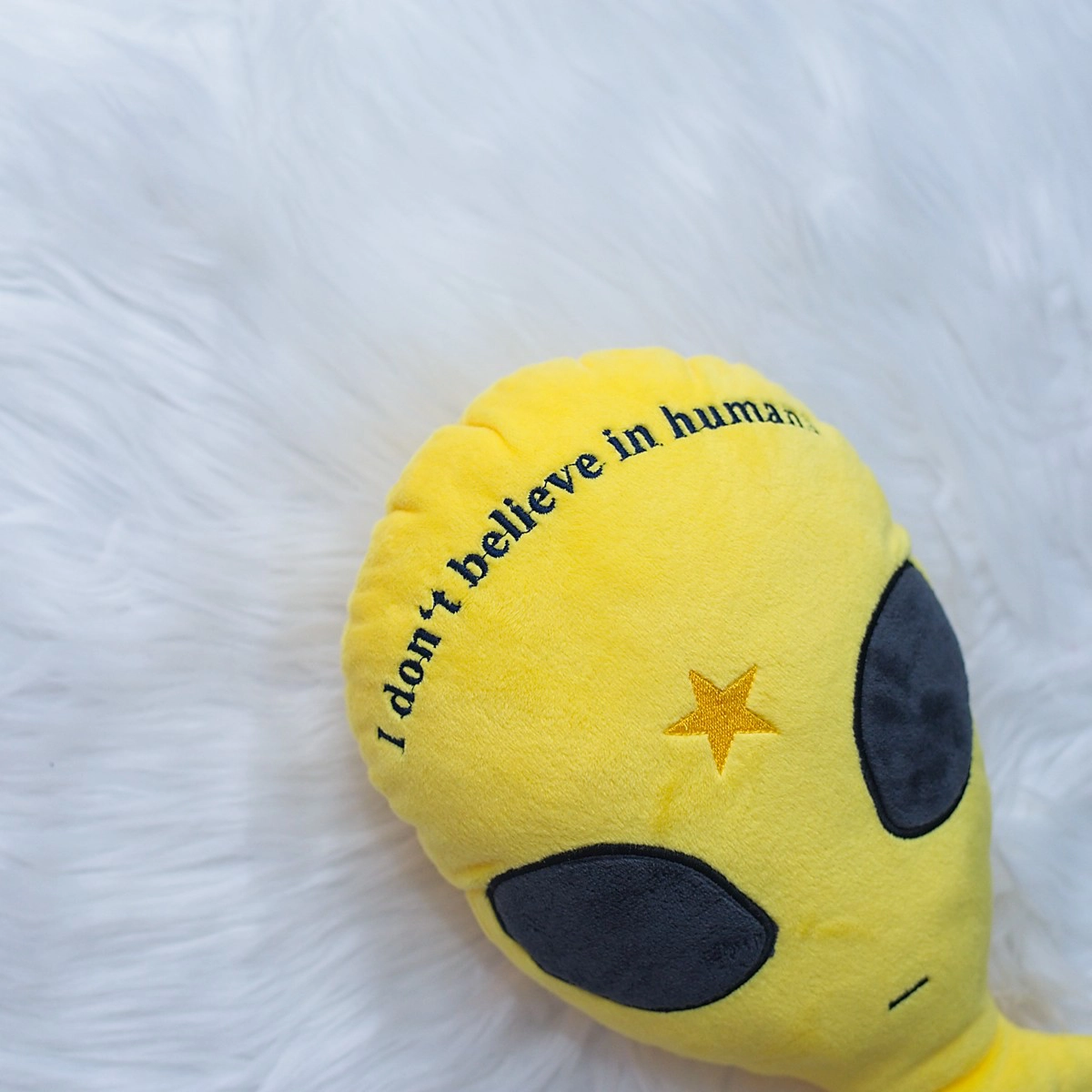 Kosmita "I don't believe in humans" - pluszowa dekoracja Alien - obrazek 6